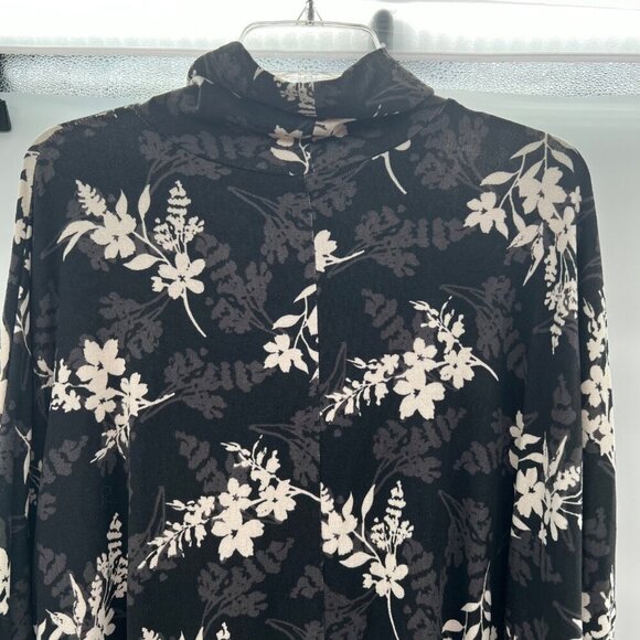 LuLaRoe Lightweight Sweater Floral Size Large Mock Neck Long Sleeve - Picture 6 of 9